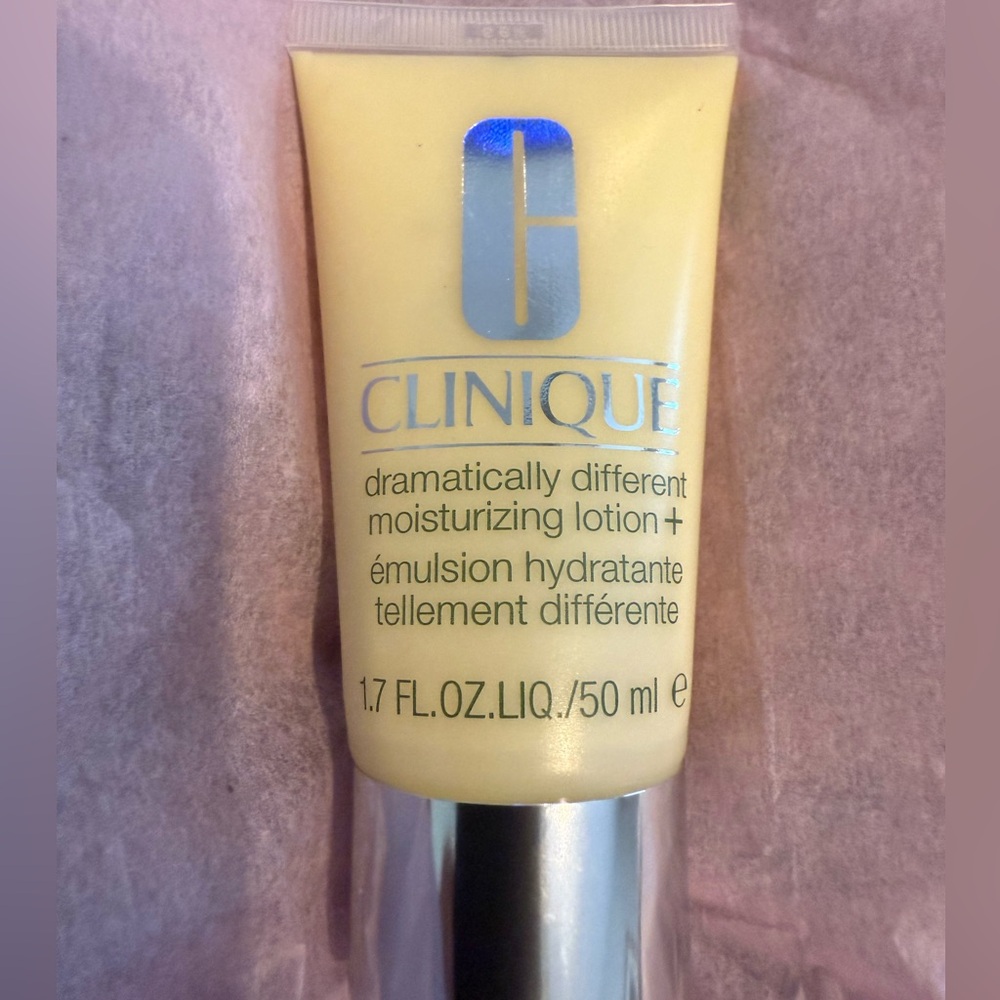 New Clinique Dramatically Different Moisturizing Lotion + Dry to Very Dry Skin